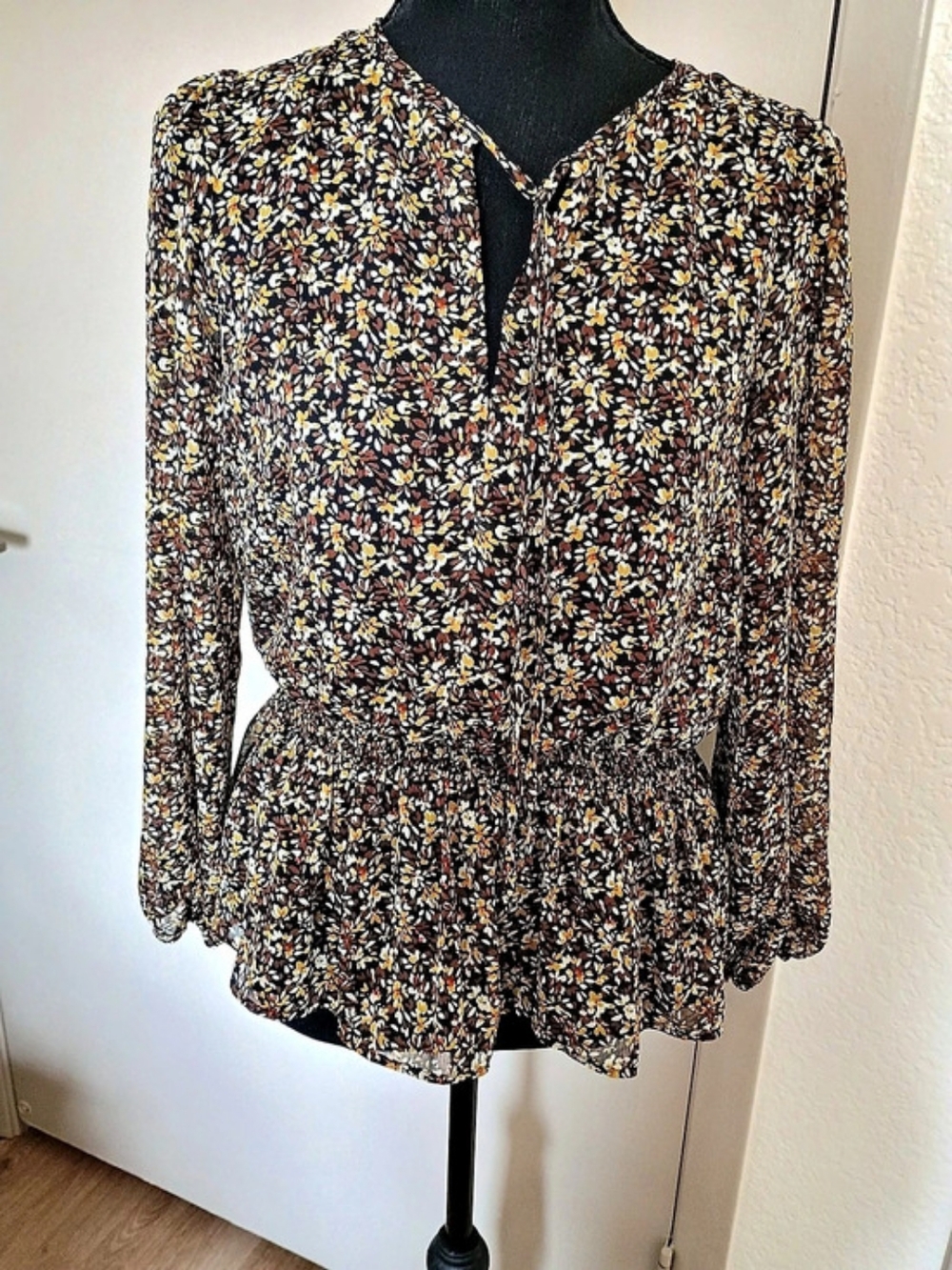 Banana Republic Floral Blouse in Brown & Multicolor, Extra Small